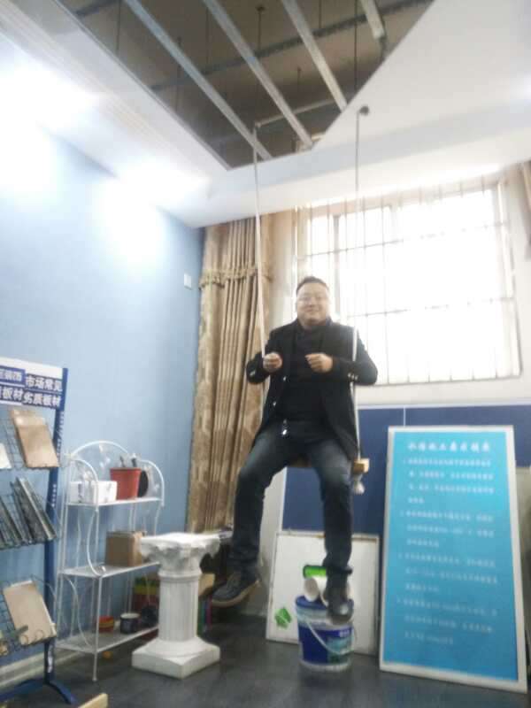 天恒家裝義診月未熱先火，熱線電話響不停