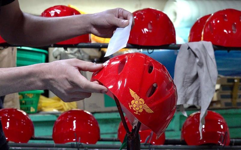 用 abs 塑料制造安全头盔的工艺,有趣的韩国安全帽工厂